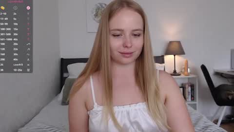 Snapshot of maybebabyx chatting on July 15, 2026, 5:45 am maybebabyx online show from July 15, 2026, 5:45 am