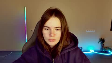 maybloom_ online show from February 3, 2026, 6:22 am