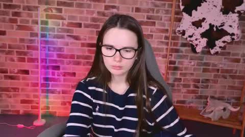 Snapshot of maybloom_ chatting on March 4, 2026, 7:03 am maybloom_ online show from March 4, 2026, 7:03 am