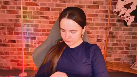 Snapshot of maybloom_ chatting on March 7, 2026, 6:21 am maybloom_ online show from March 7, 2026, 6:21 am