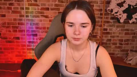 Snapshot of maybloom_ chatting on March 12, 2026, 2:34 pm maybloom_ online show from March 12, 2026, 2:34 pm