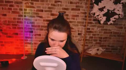 Snapshot of maybloom_ chatting on March 24, 2026, 7:02 am maybloom_ online show from March 24, 2026, 7:02 am