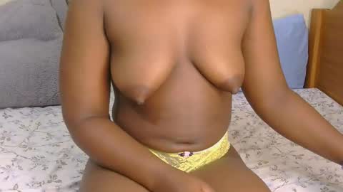 mazel_quincy online show from February 23, 2026, 3:15 am