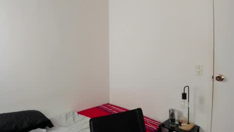 Snapshot of mazikeen_18 chatting on February 17, 2026, 1:18 pm mazikeen_18 online show from February 17, 2026, 1:18 pm