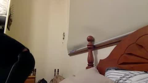 Snapshot of mazl0w chatting on October 20, 2025, 7:42 am mazl0w online show from October 20, 2025, 7:42 am