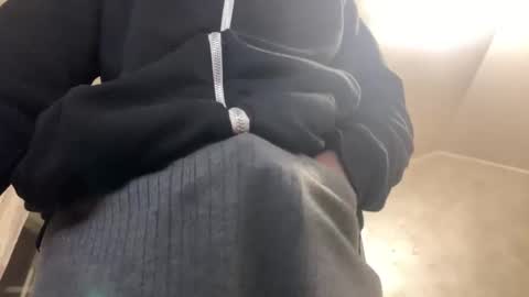 Snapshot of mazza9623 chatting on December 10, 2024, 12:17 am mazza9623 online show from December 10, 2024, 12:17 am