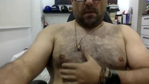 Snapshot of mbotve chatting on November 2, 2025, 11:29 pm VzlaMan online show from November 2, 2025, 11:29 pm