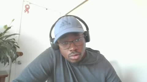 Mark online show from October 17, 2025, 5:04 pm