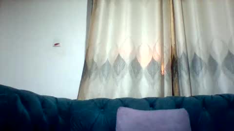 mclntz_bbc online show from December 4, 2025, 4:44 am