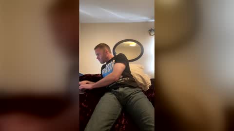 Snapshot of mcsnoff chatting on March 1, 2026, 8:22 pm mcsnoff online show from March 1, 2026, 8:22 pm