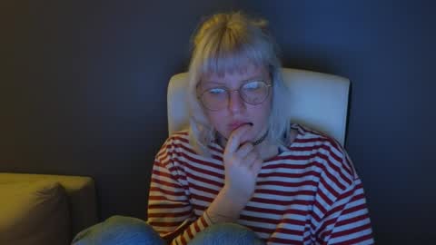 Roze online show from May 15, 2026, 11:01 pm