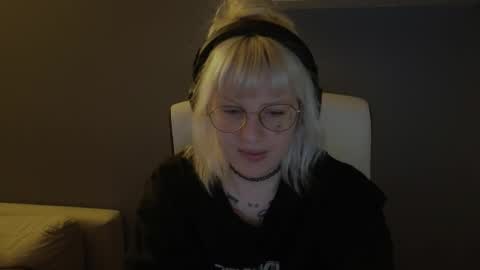 Roze online show from May 23, 2026, 1:33 am