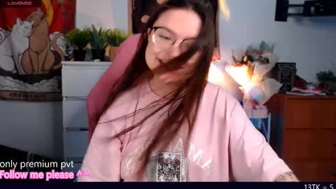 Snapshot of me_hanna chatting on September 8, 2025, 10:53 pm Hanna online show from September 8, 2025, 10:53 pm