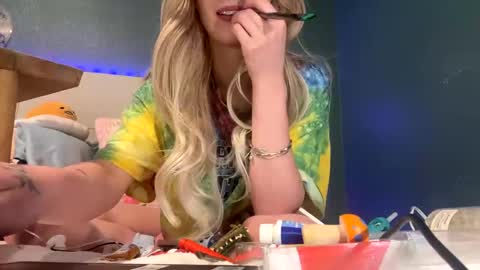 Snapshot of meadowmoon3 chatting on October 28, 2025, 9:06 pm meadowmoon3 online show from October 28, 2025, 9:06 pm