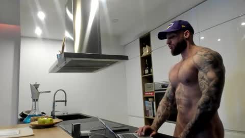 Snapshot of mealphamale chatting on February 10, 2026, 2:21 pm Alpha Male online show from February 10, 2026, 2:21 pm