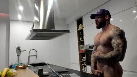 Snapshot of mealphamale chatting on February 12, 2026, 1:28 pm Alpha Male online show from February 12, 2026, 1:28 pm