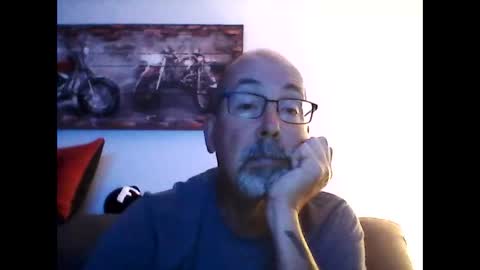 me at home online show from October 13, 2025, 11:43 am