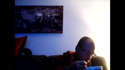 me at home online show from October 14, 2025, 10:05 am