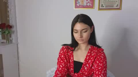 Snapshot of medina_andress chatting on March 2, 2025, 2:10 pm Dina online show from March 2, 2025, 2:10 pm