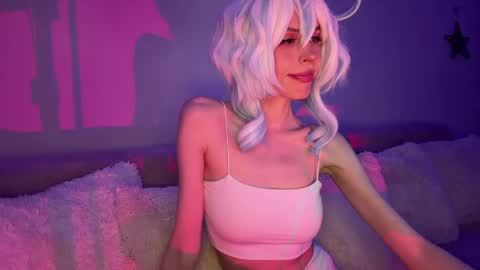 Nicole online show from May 25, 2026, 5:52 pm