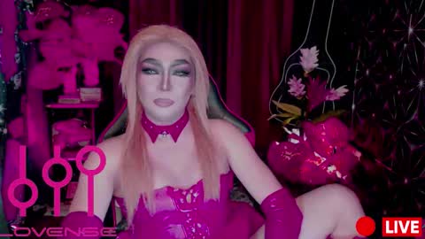 THE QUEEN ALPHA   Queen Medusa Prey online show from March 3, 2026, 11:38 am