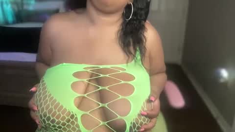 Snapshot of meetsouthernpeach chatting on March 9, 2025, 1:37 pm Southern Peach online show from March 9, 2025, 1:37 pm