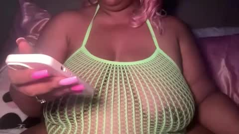 Snapshot of meetsouthernpeach chatting on November 25, 2025, 5:18 am Southern Peach online show from November 25, 2025, 5:18 am