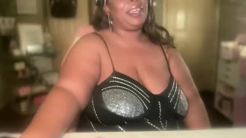 Snapshot of meetsouthernpeach chatting on December 3, 2025, 4:49 pm Southern Peach online show from December 3, 2025, 4:49 pm