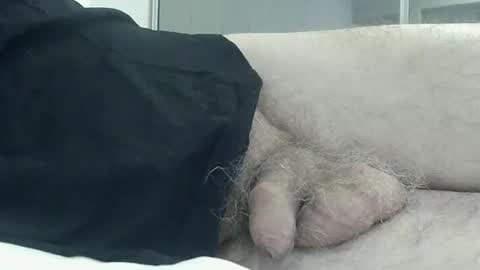 meforu21 online show from December 5, 2024, 4:34 pm