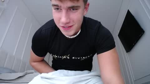 Snapshot of megamaxxxl chatting on September 16, 2025, 4:08 pm Max online show from September 16, 2025, 4:08 pm