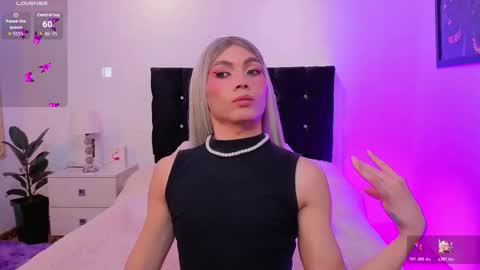 megan do santos online show from February 3, 2026, 7:52 pm