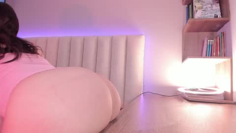     online show from January 17, 2025, 4:04 pm