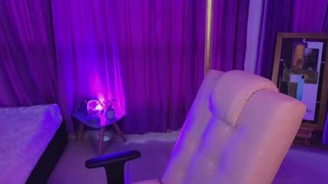                 Laura                 online show from July 12, 2026, 10:34 pm