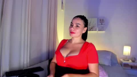 Megan M online show from December 12, 2024, 4:04 am