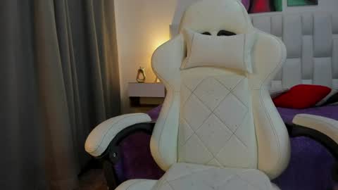 Megan Queen online show from July 15, 2026, 12:54 pm