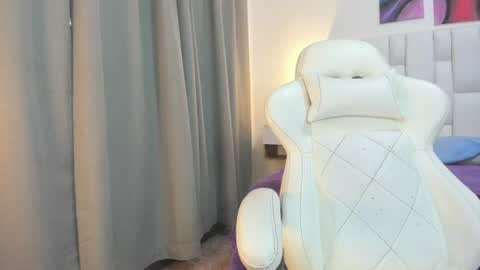 Megan Queen online show from July 16, 2026, 12:33 pm