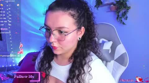 Snapshot of meggan_millerr chatting on October 4, 2025, 5:11 pm   online show from October 4, 2025, 5:11 pm