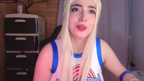 Snapshot of megumi_yang chatting on January 5, 2025, 8:43 am Megumi online show from January 5, 2025, 8:43 am