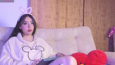 Megumi online show from November 13, 2025, 8:57 am