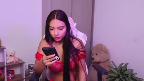 meiis3 online show from March 8, 2025, 11:18 pm