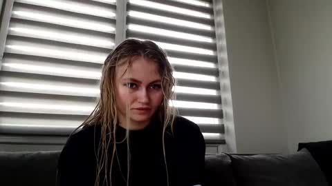 Snapshot of melani_a chatting on February 7, 2025, 11:01 am Melania online show from February 7, 2025, 11:01 am