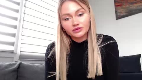 Snapshot of melani_a chatting on March 3, 2025, 12:05 pm Melania online show from March 3, 2025, 12:05 pm