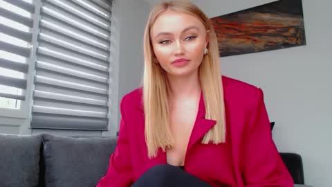 Snapshot of melani_a chatting on October 14, 2025, 11:11 am Melania online show from October 14, 2025, 11:11 am