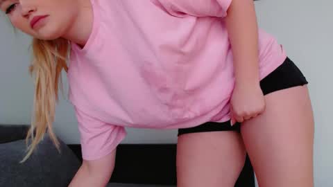 Melania online show from April 10, 2026, 11:48 am