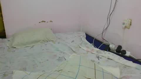 melanie_bae1 online show from May 4, 2026, 5:03 am