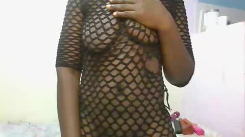 melanie_bae1 online show from May 4, 2026, 5:09 pm