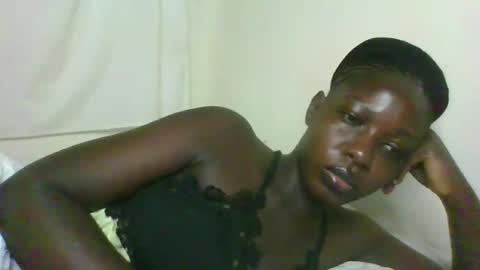 melanie_bae1 online show from May 10, 2026, 3:28 pm