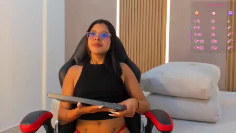 Snapshot of melanie_bonelli chatting on October 9, 2025, 7:45 pm Melanie Bonelli online show from October 9, 2025, 7:45 pm