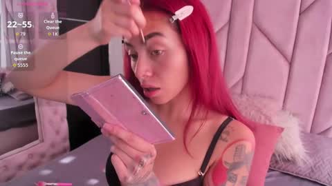 Snapshot of melanie_roux_ chatting on November 8, 2025, 12:27 pm Melanie roux online show from November 8, 2025, 12:27 pm