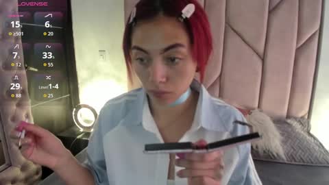 Snapshot of melanie_roux_ chatting on November 10, 2025, 12:04 pm Melanie roux online show from November 10, 2025, 12:04 pm